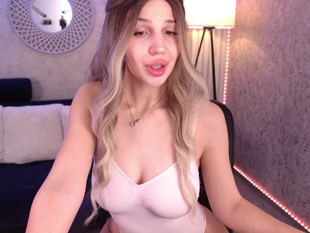 KamilaVibes's BongaCams show and profile