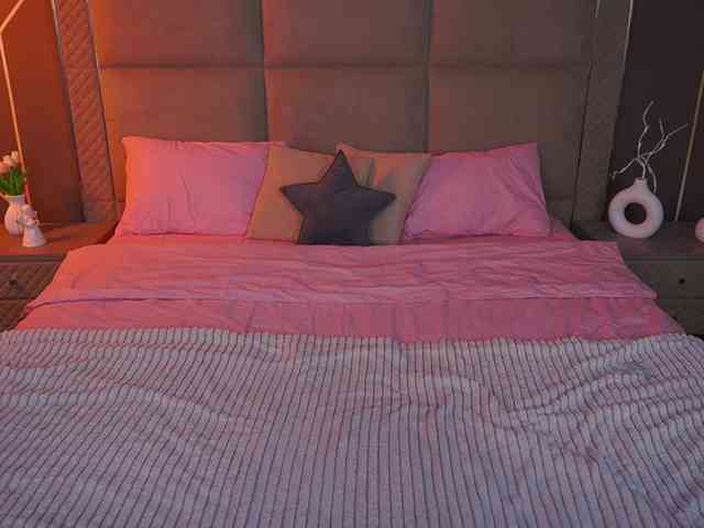 KamilaVibes webcam