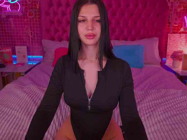 KamilaVibes webcam