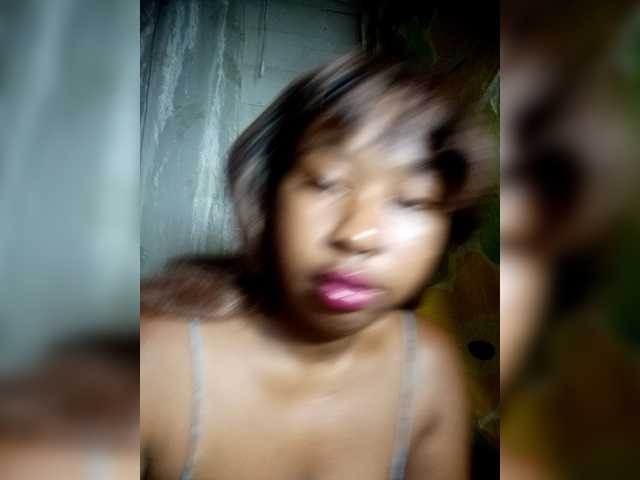 yasmie's BongaCams show and profile