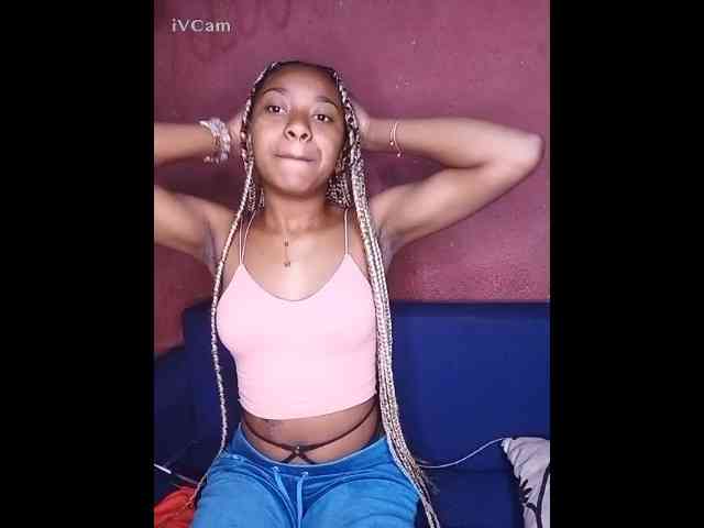 yasmie webcam