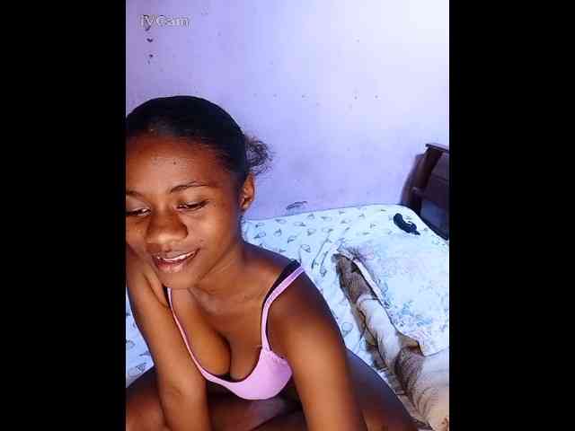 yasmie webcam