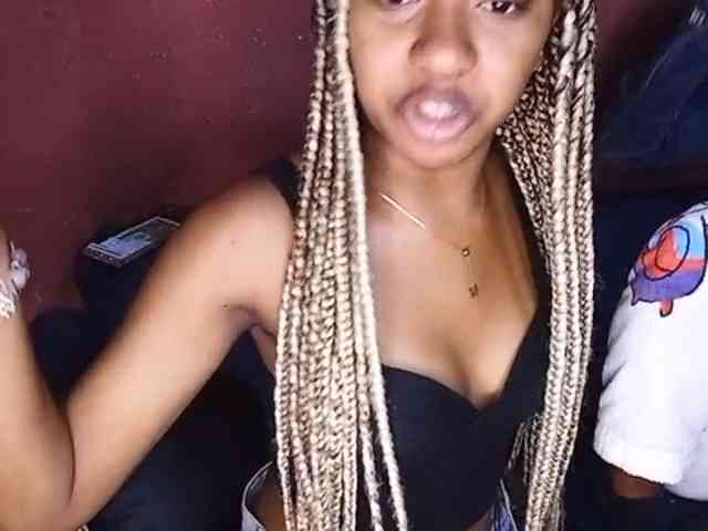 yasmie webcam