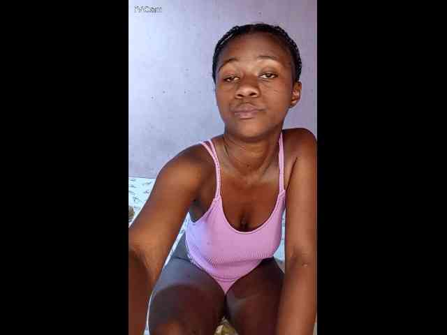 yasmie webcam