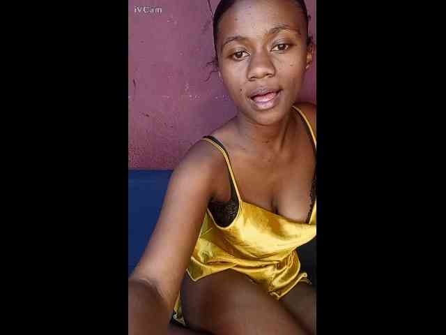 yasmie webcam