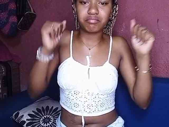 yasmie webcam
