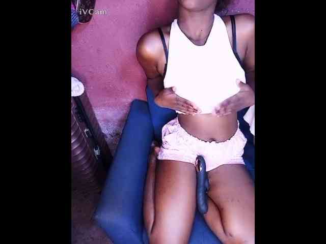 yasmie webcam