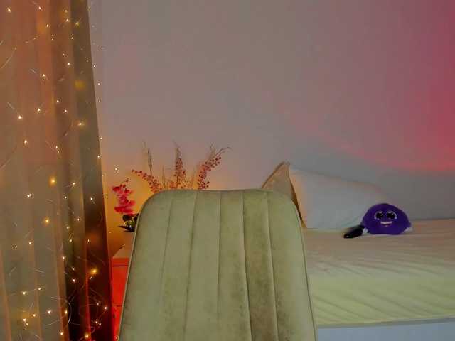 MiaKhallirae's BongaCams show and profile