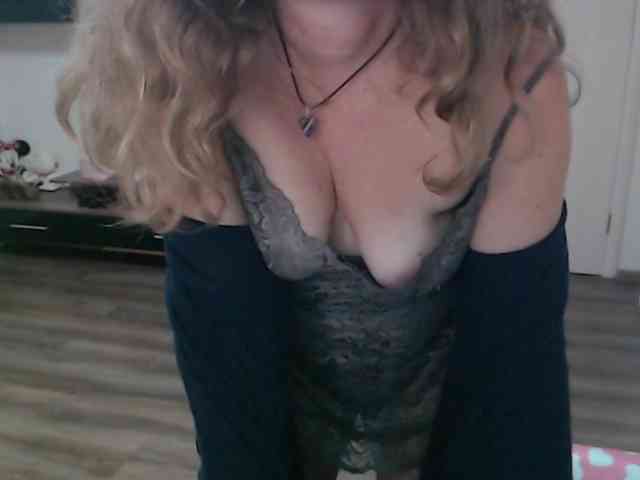 SophiaBoone webcam