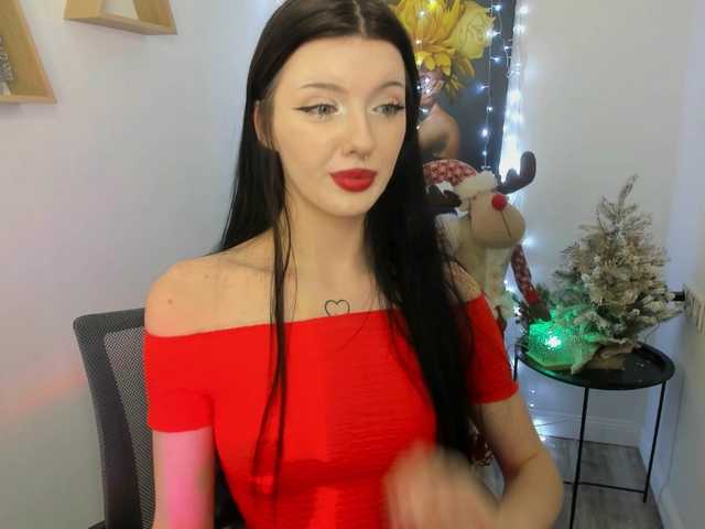 RoxyHopper webcam bongacams model stream image