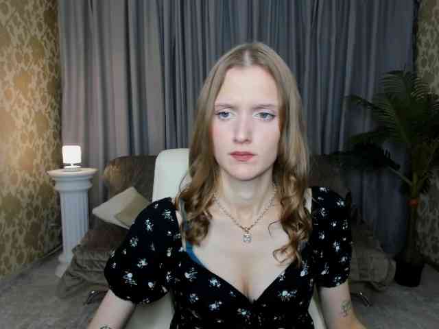 GentleTouchi Live Webcam on BongaCams