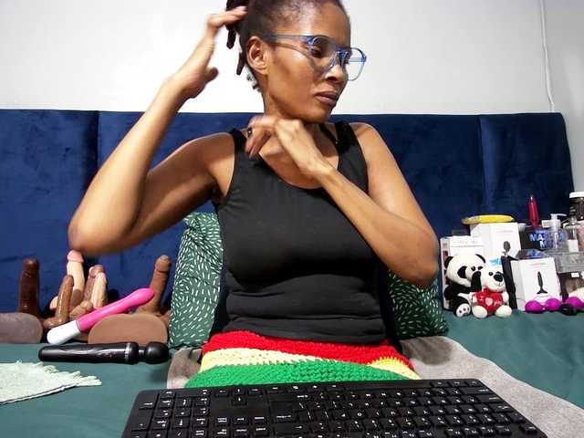 Ntombie's BongaCams show and profile