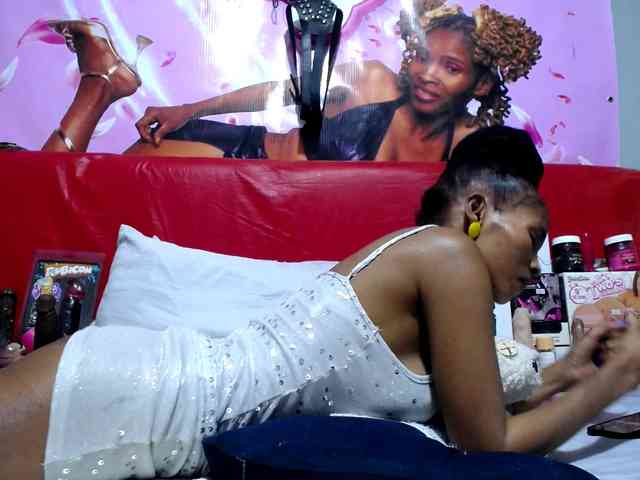 Ntombie Live Webcam on BongaCams