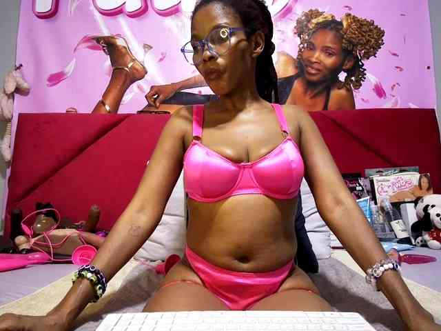 Ntombie Live Webcam on BongaCams