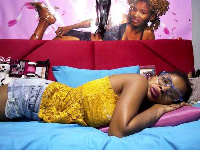 Ntombie Live Webcam on BongaCams