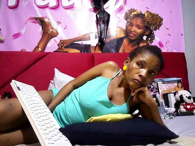 Ntombie Live Webcam on BongaCams