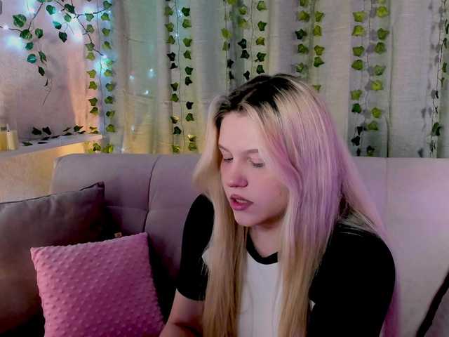 Malisha-kiss's BongaCams show and profile