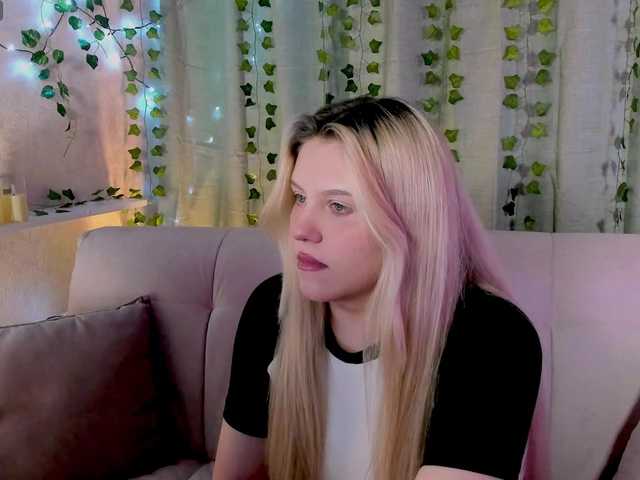 Malisha-kiss's BongaCams show and profile