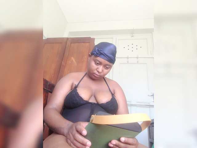 Nuna12's BongaCams show and profile