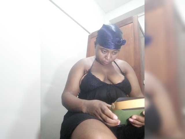 Nuna12's BongaCams show and profile