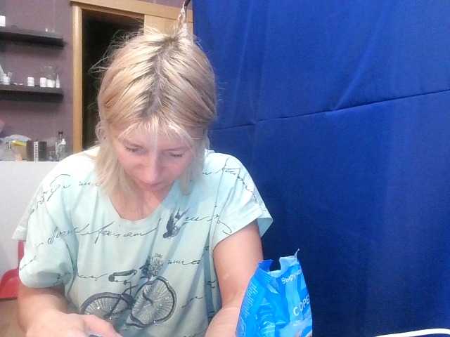 Rose777's BongaCams show and profile