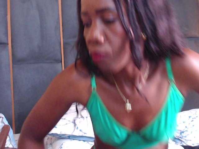 TinnaTaylor's BongaCams show and profile