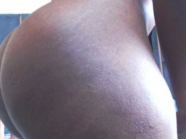 TinnaTaylor's BongaCams show and profile