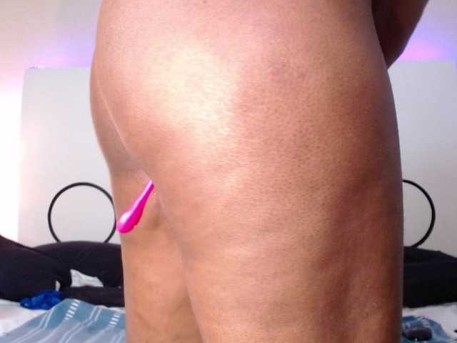 TinnaTaylor's BongaCams show and profile