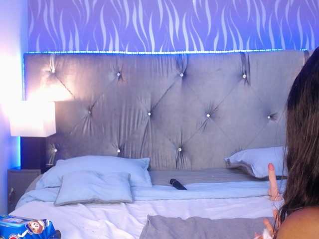 TinnaTaylor's BongaCams show and profile