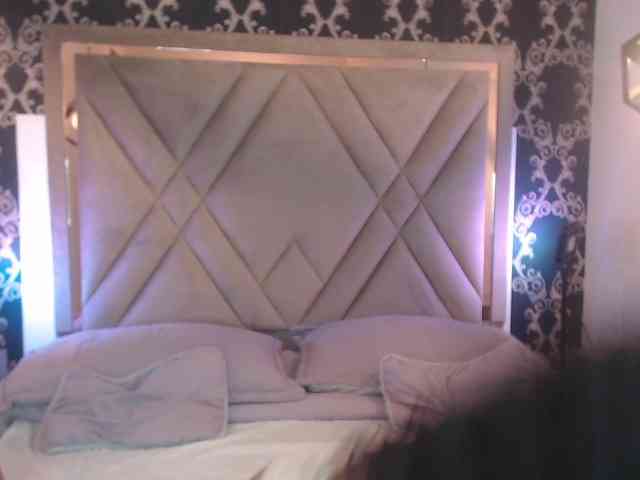TinnaTaylor webcam
