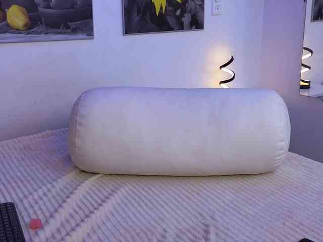 IvonneMiller webcam