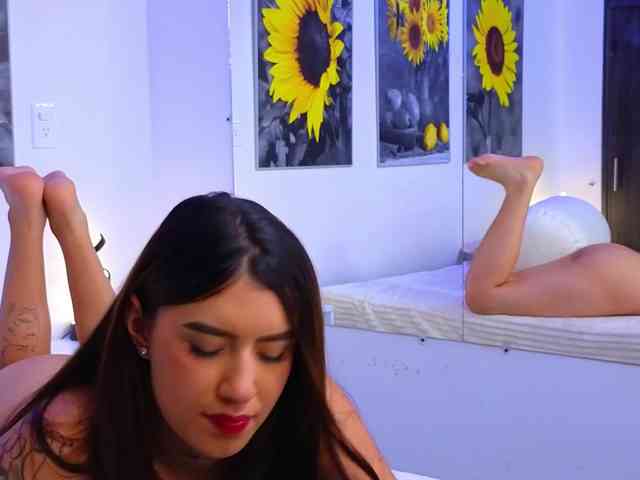 IvonneMiller webcam
