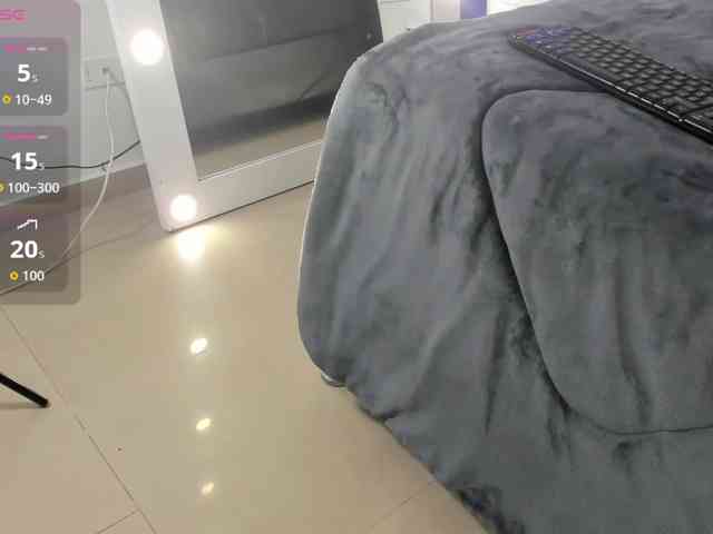 Zoee-Colloway webcam
