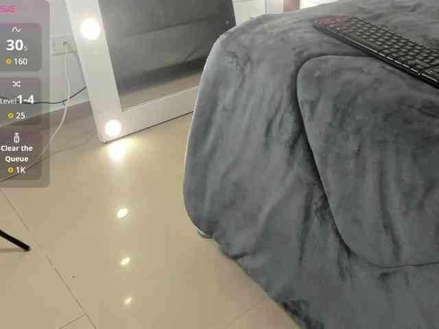 Zoee-Colloway webcam