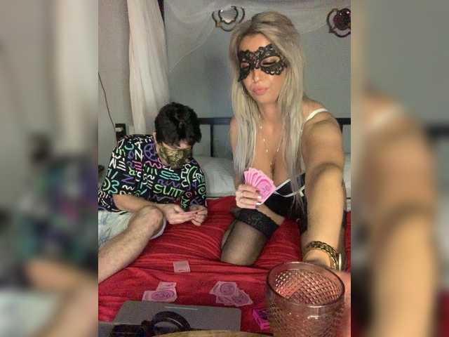 Podelu's BongaCams show and profile