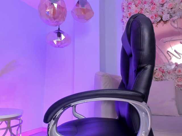 KatieNolanX live cam profile