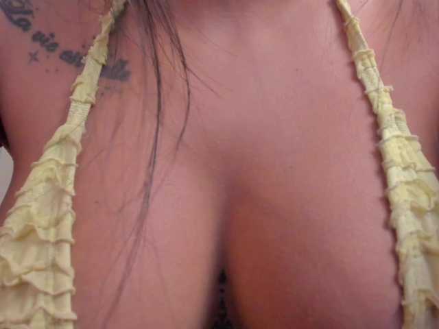 KatieNolanX's BongaCams show and profile