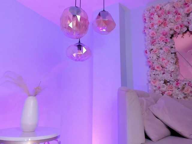 KatieNolanX live cam profile