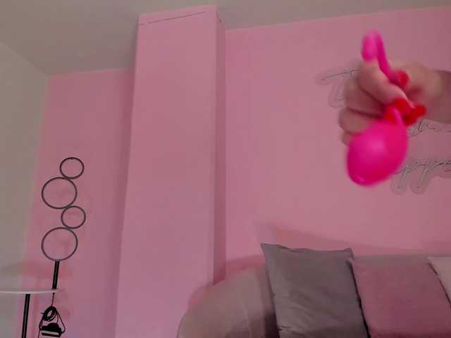 KatieNolanX's BongaCams show and profile