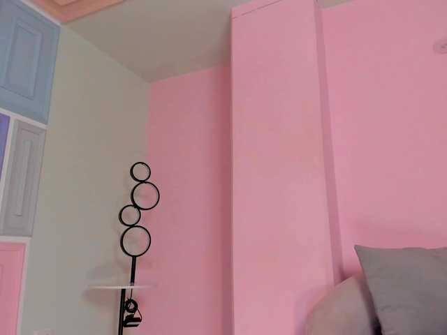 le modèle KatieNolanX est en webcam porno dans un show sur le site bongacams, il possède les tags suivants: Latino/Hispanic,Brunette,Hairy