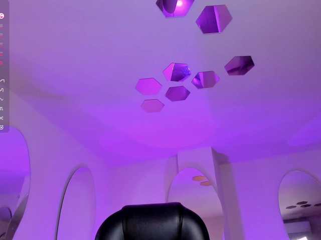 KatieNolanX's BongaCams show and profile