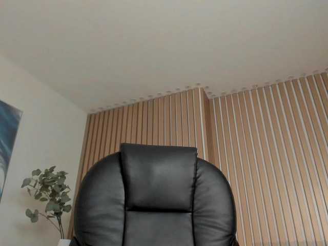 KatieNolanX's BongaCams show and profile