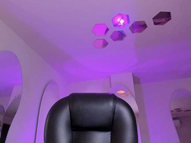 KatieNolanX's BongaCams show and profile