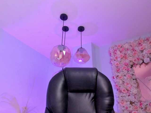 KatieNolanX's BongaCams show and profile