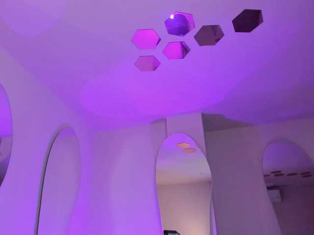 KatieNolanX's BongaCams show and profile