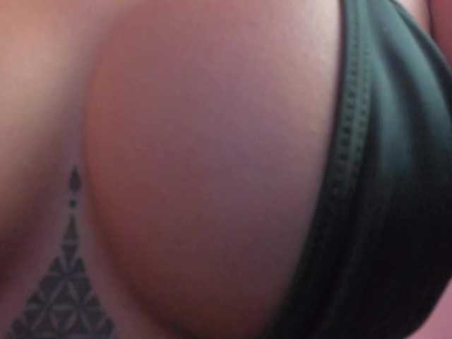 KatieNolanX's BongaCams show and profile