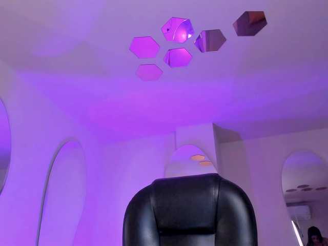 KatieNolanX live cam profile