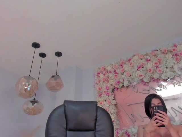 KatieNolanX's BongaCams show and profile