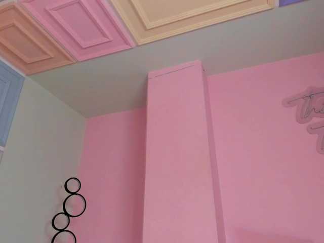 KatieNolanX's BongaCams show and profile