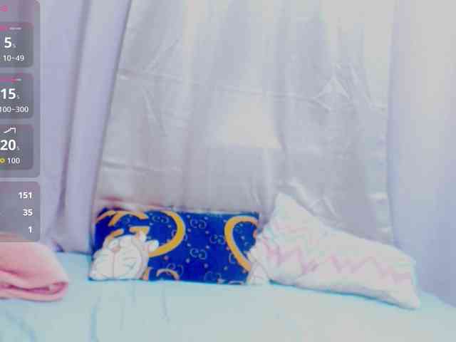 LadyPeach webcam